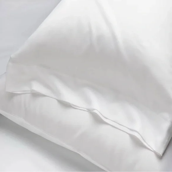 Luxurious White Bedding Set - Casaluna